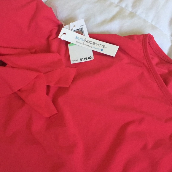 Swimsuit - Picture 3 of 4